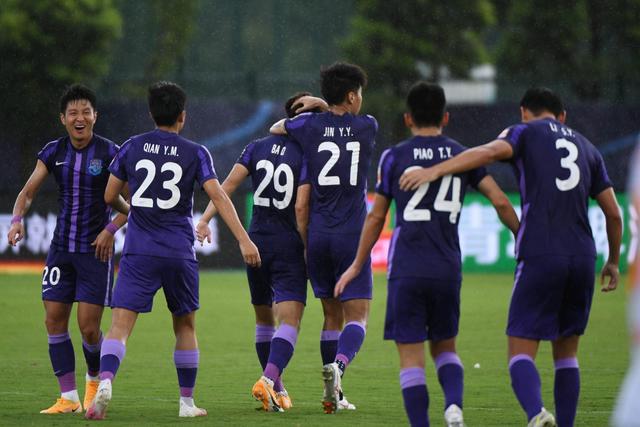 希罗34分热火力克骑士 黄蜂险胜步行者止8连败